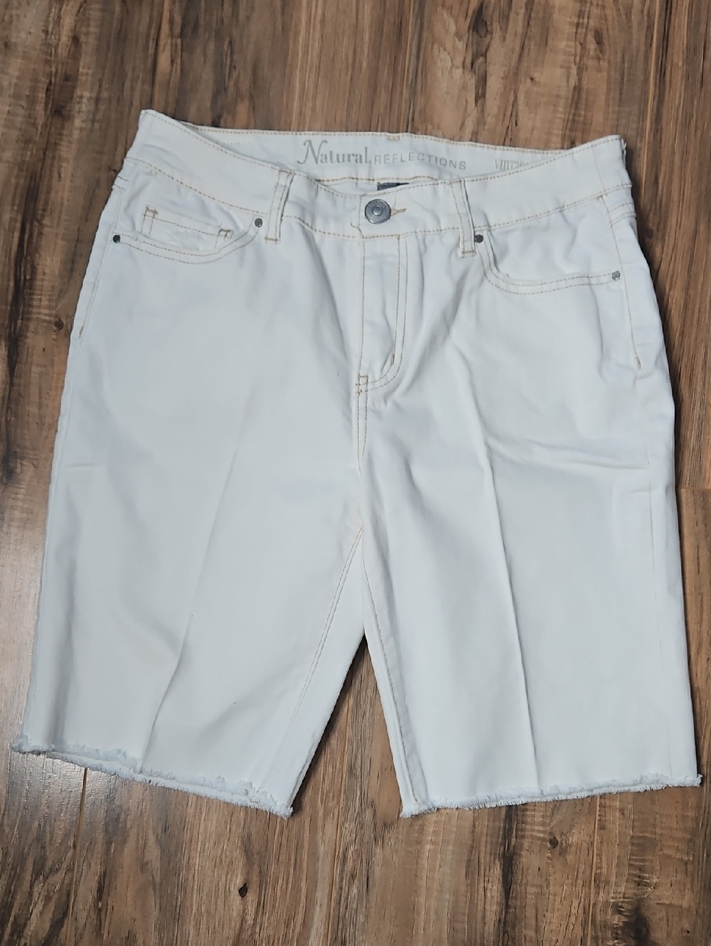 Natural Reflections Off-White Cream Bermuda Shorts with Frayed Hem 8